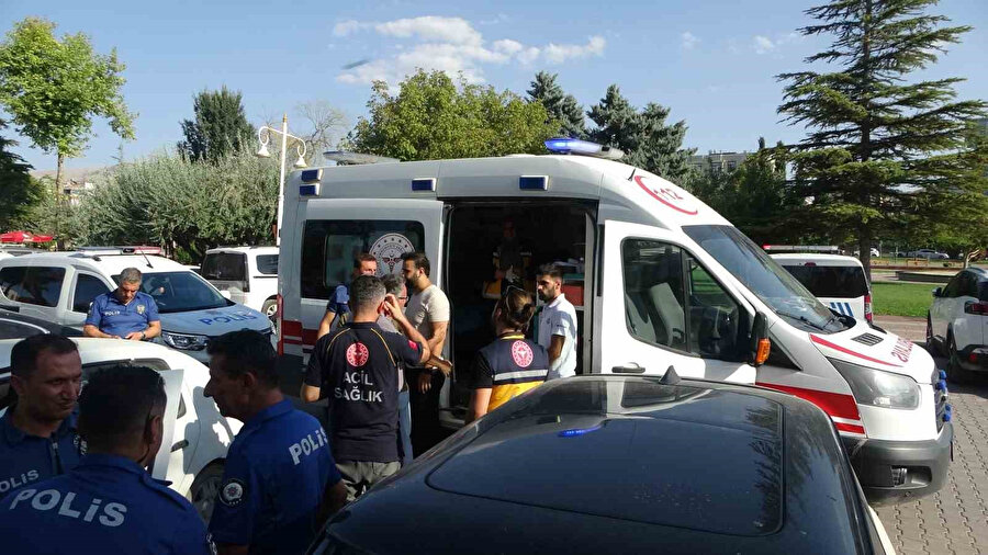 70 yaşındaki adam park halindeki araçta ölü bulundu