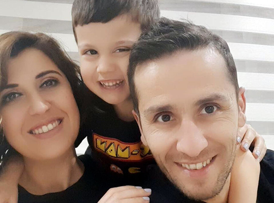 Korkunç katliamda eşi ve çocuğunu öldürmüştü: Anne ve çocuk toprağa verildi