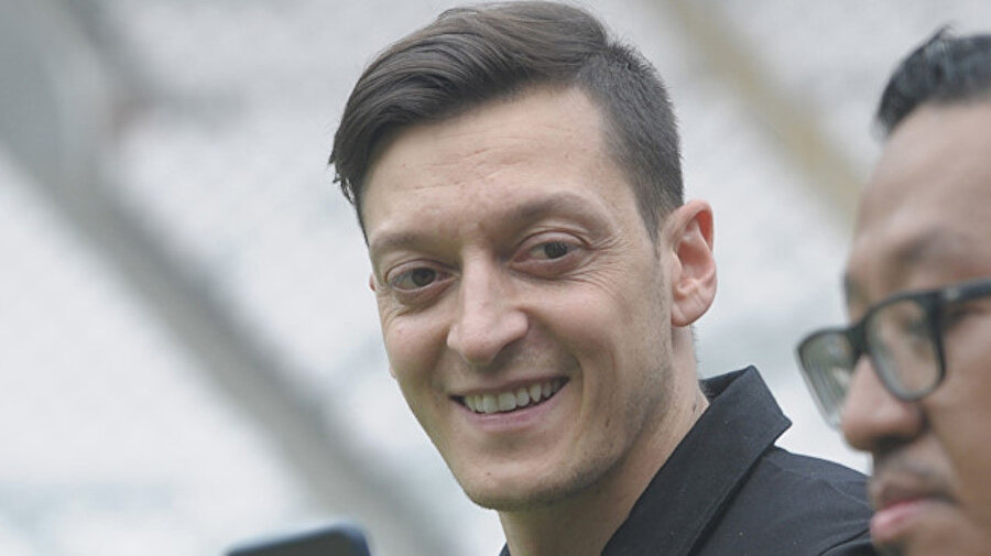 ​Mesut Özil'den Devlet Bahçeli ve Hakan Fidan'a ziyaret: İşte görüşmeden kareler