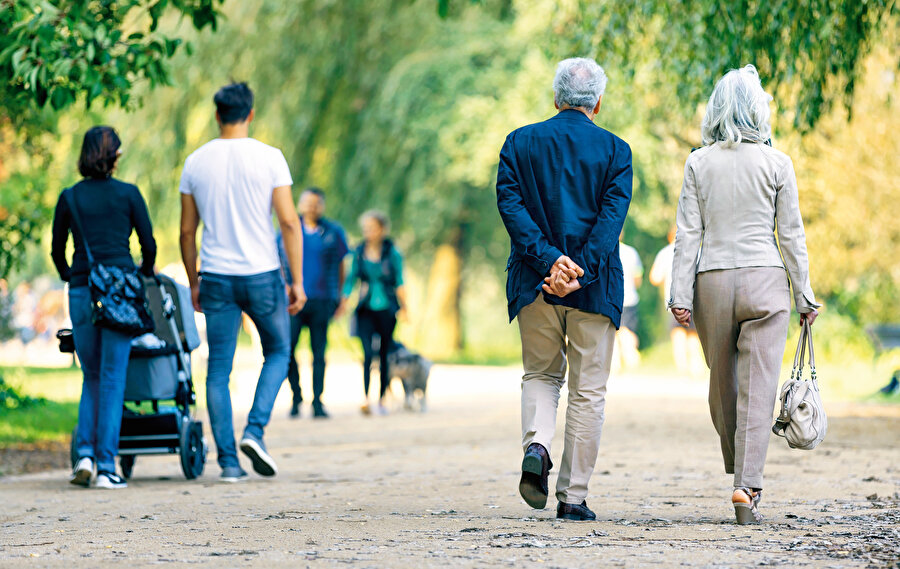 Maddi gelirin azlığı, gelecek endişesi, kariyer beklentisi gibi nedenlerle çocuk yapmaktan korkan ya da çocuk yapmayı erteleyenler zamanla çocuk yapma hevesinden de vazgeçiyor. Ankete göre yaklaşık 4 katılımcıdan 1’i (%23), çocuk yapmak istediğini ancak kendi istediği zaman diliminde bu çocuğa sahip olamadığını söylüyor.
