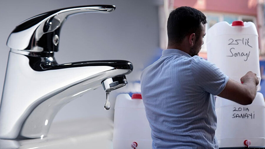 İZSU su kesintisi: İzmir'de 4 ilçede 6 saat boyunca sular akmayacak... Bidon satışları fırladı