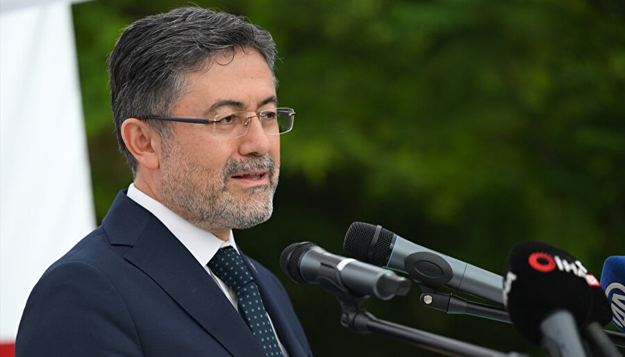 Bakan Yumaklı: İki yangının çıkmasının arasında 4 dakika var