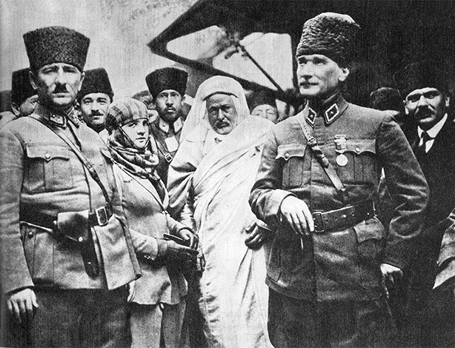 Şeyh Ahmed Şerîf Senûsî.