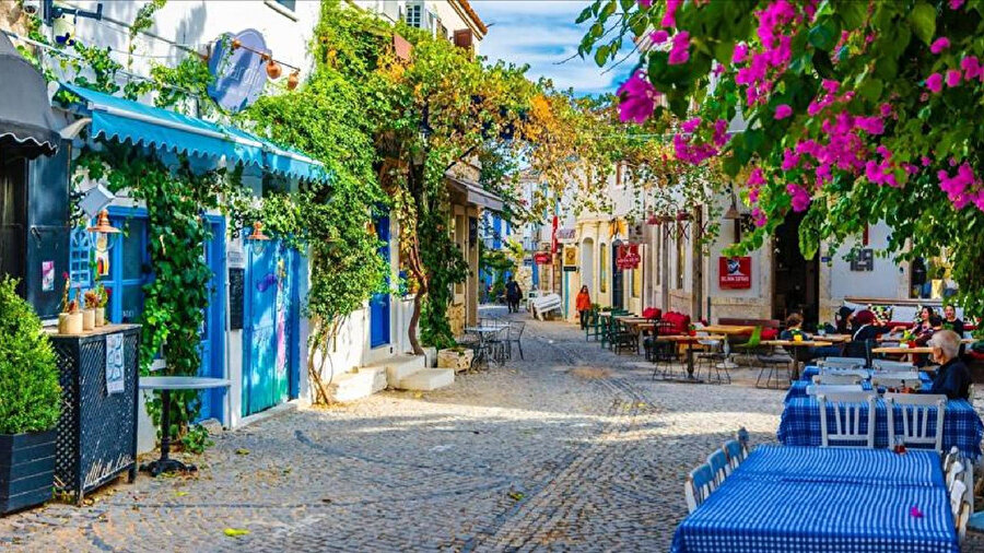 'Balayına nereye gidelim?' diyenler için işte o liste... Türkiye'de dünya evine girenlerin balayı için en çok tercih ettiği 10 şehir