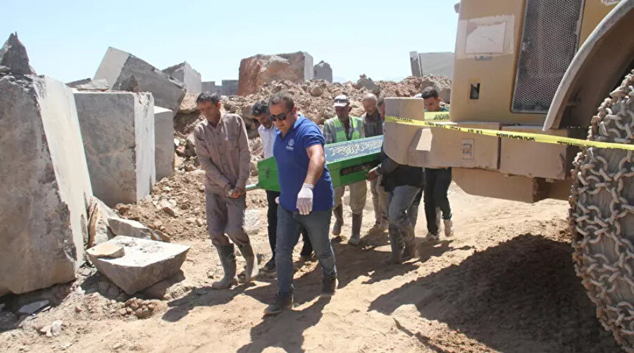 Acı ölüm: Üzerine mermer blok düşen mühendis hayatını kaybetti​