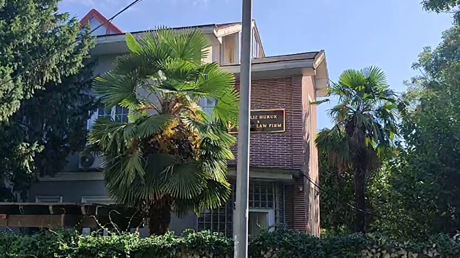 Avukat Rezan Epözdemir'in evi