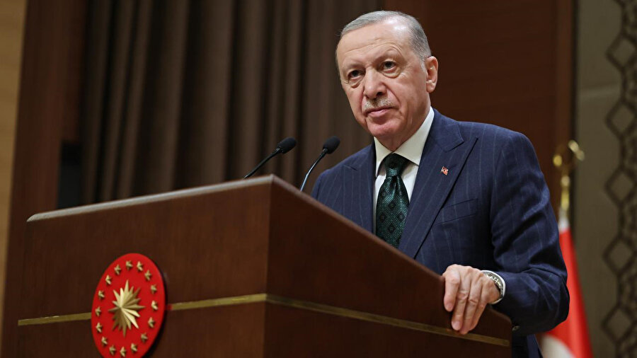 Cumhurbaşkanı Erdoğan'dan sahte diploma açıklaması: Kim milletin hakkına giriyorsa onun yakasına yapışacağız​