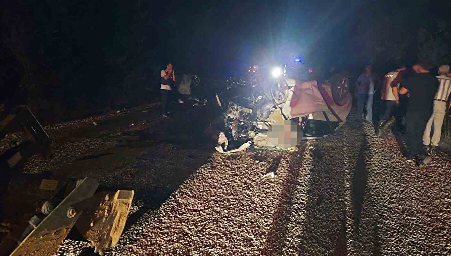 Feci kazada 6 kişi hayatını kaybetti: Olay yerinden ilk görüntüler