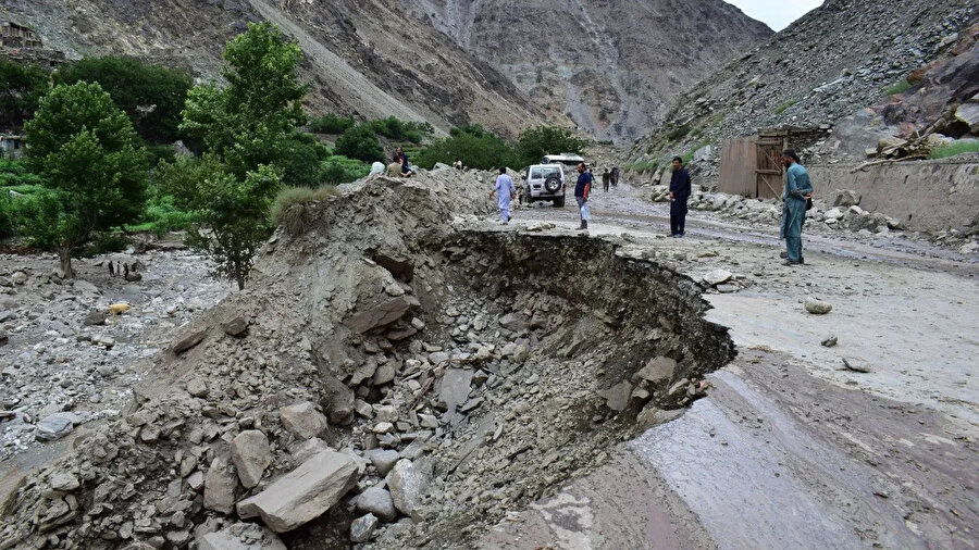 ​Sel ve heyelan felaketinde ağır kayıplar: En az 219 kişi hayatını kaybetti