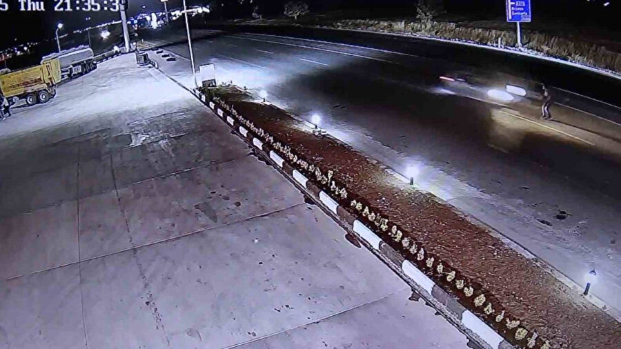 ​Adıyaman'da yolun karşısına geçmek isteyen adama otomobil çarptı.