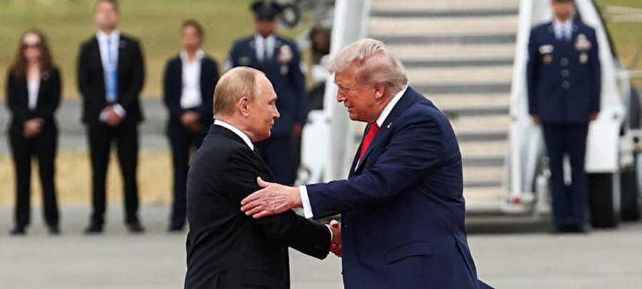 Alaska'da tarihi zirve