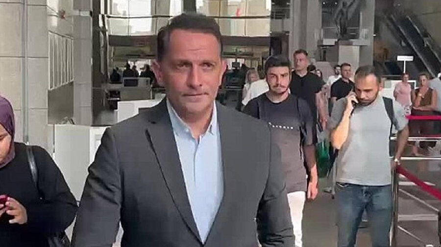 Mücahit Birinci AK Parti'den istifa etti.