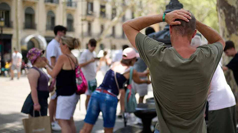 İspanya'da 2 bin 405 kişi aşırı sıcaklardan hayatını kaybetti.