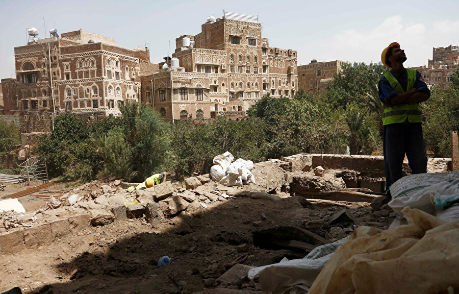 UNESCO Dünya Miras Listesi’nde yer alan Sanaa'daki yüzlerce tarihî ev, yoğun yağışların yol açtığı yıkılma tehlikesiyle karşı karşıya.