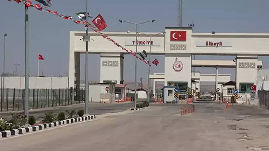 Suriye'ye pasaportla geçiş işlemleri başladı.