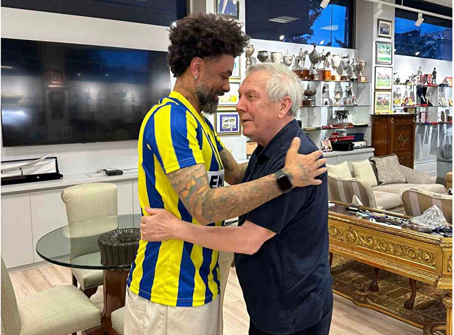 Cristian Baroni, Aziz Yıldırım’ı ofisinde ziyaret etti