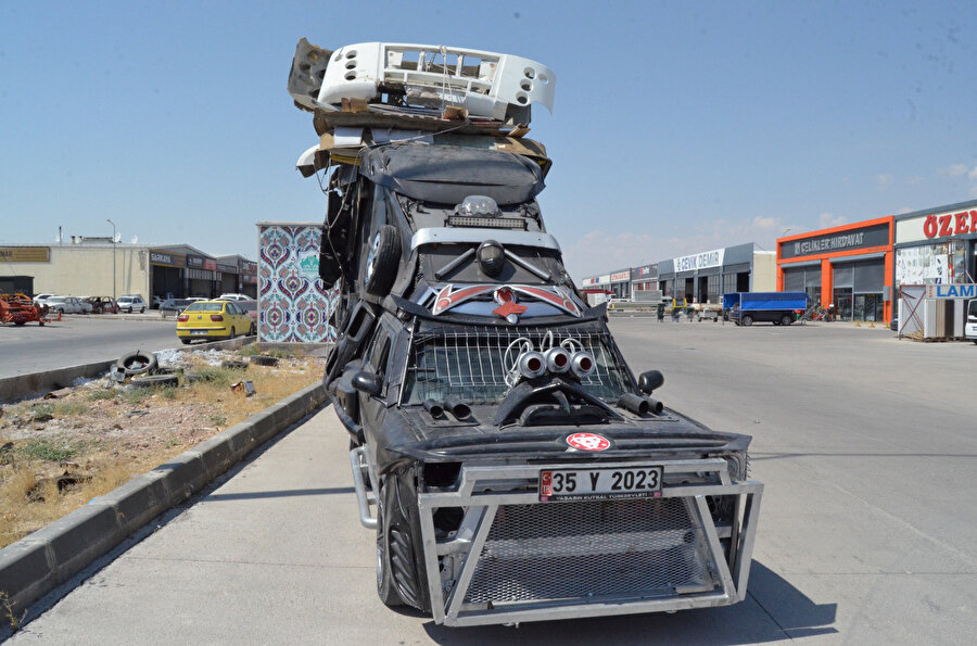 Bilim kurgu filmlerindeki gibi modifiyeli araç üretti, TSK'ya hediye etmek istiyor