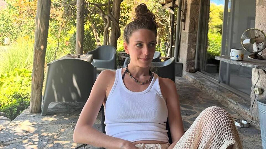 Bige Önal'a tatilde akrep şoku