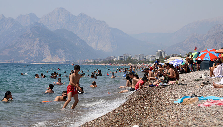 Deniz suyu sıcaklığı rekor seviyelere ulaştı: Kaşıntı ve yanma şikayetlerinde patlama yaşanıyor