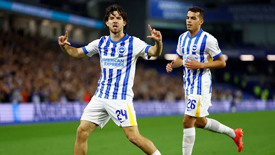 Brighton'un paylaşımı olay oldu: Ferdi Kadıoğlu saniye düşünmeden Fenerbahçe'yi seçti