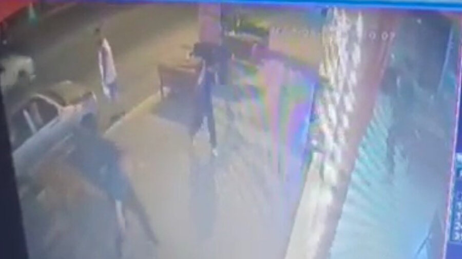 Oda başkanı iki kişiyi öldürüp intihar etti