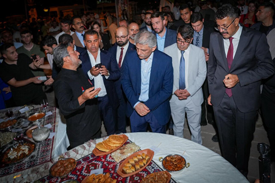 Kültür ve Turizm Bakan Yardımcısı Nadir Alparslan ve Hakkari Valisi Ali Çelik Gastronomi Şenliği’nde