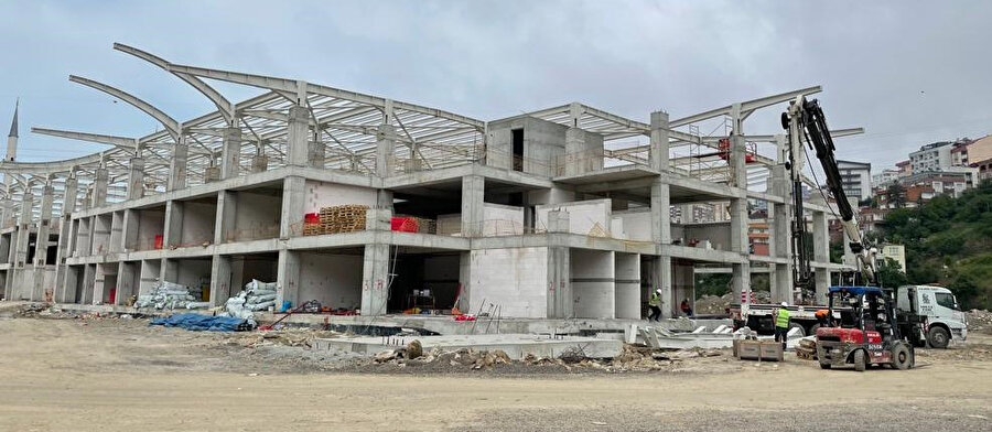 Betonarme katlar ve kabuk çatının çelik taşıyıcı sistemi. 