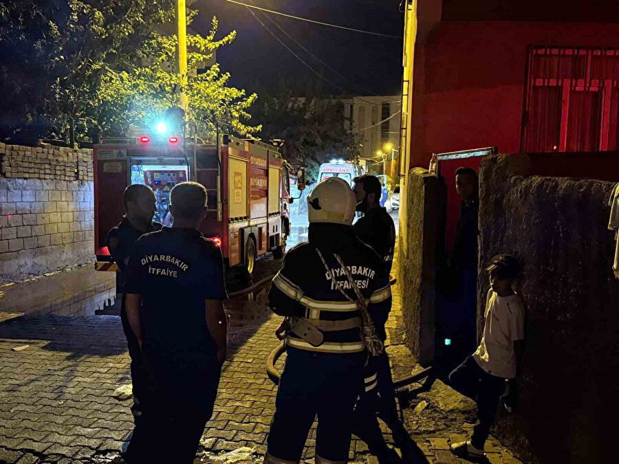 bir evde patlama sonrası yangın çıktı: Biri ağır 4 yaralı