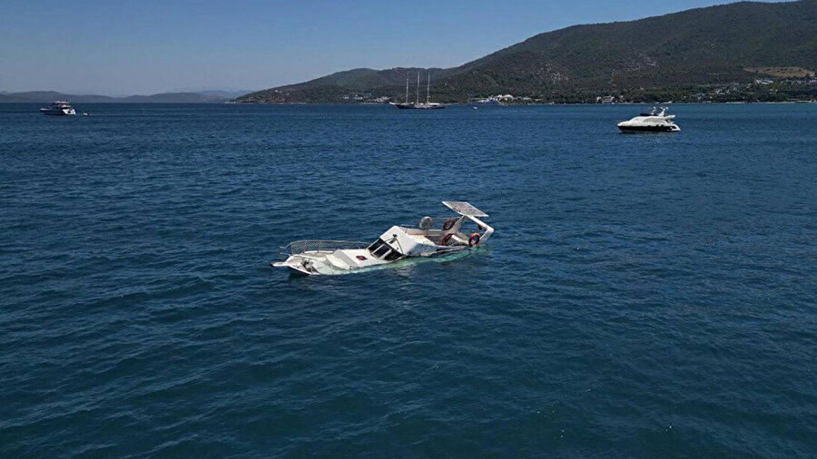 ​Bodrum'da 10 metrelik tekne battı.