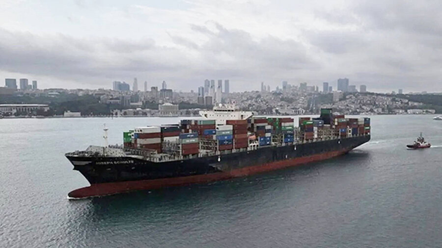 İsrail gemisi Türk limanlarına sokulmadı: Yunanistan'a sığındı