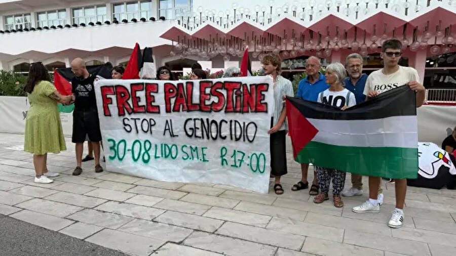 Venedik Film Festivali'nde İsrail'in Gazze'ye saldırıları protesto edildi