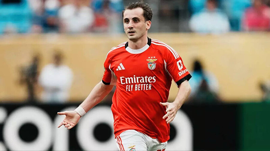 Kerem Aktürkoğlu'ndan Fenerbahçe'ye şaşırtan mesaj: Benfica maçına saatler kala kimse beklemiyordu