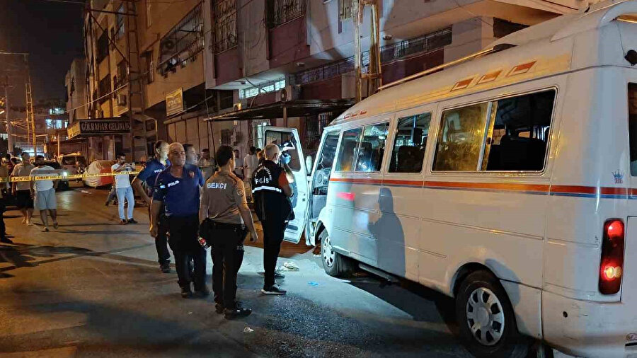 Adana'da dolmuşa silahlı pusu