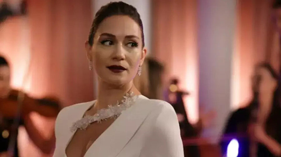 Özge Borak üniversiteli oldu