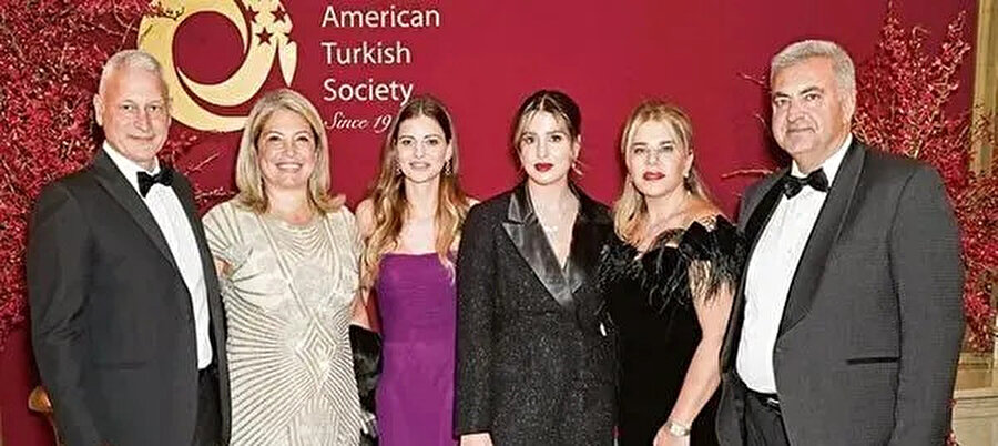 Akçakayalıoğlu ailesi