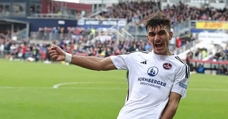 Milli futbolcu Can Uzun gol attı, Eintracht Frankfurt 3 puanı 3 golle aldı
