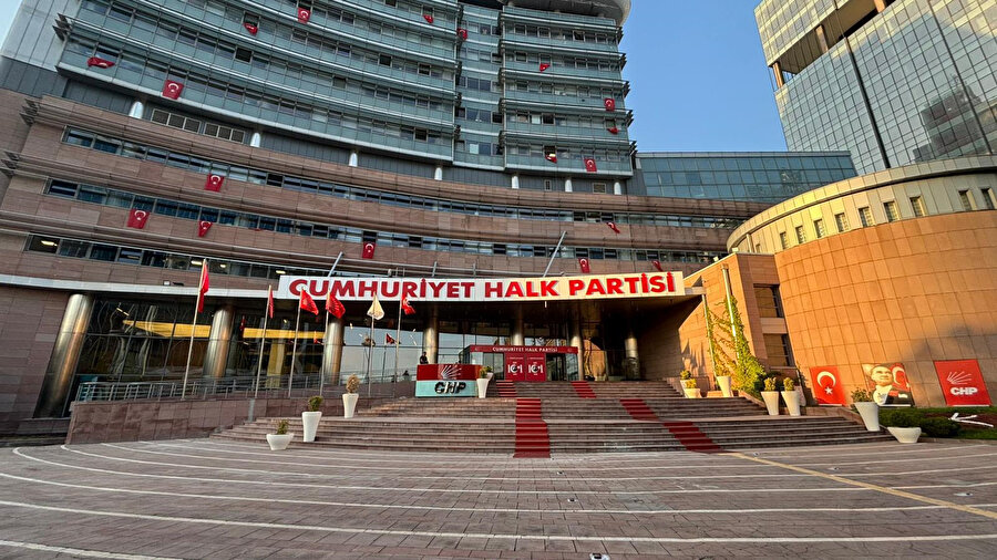 CHP'de MYK olağanüstü toplandı