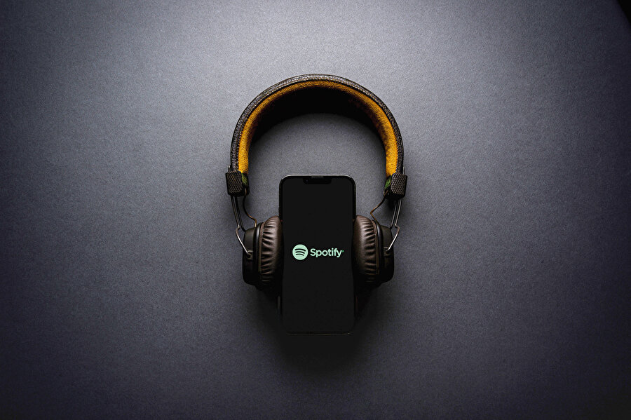 Spotify için ‘ayrılık şarkıları’ çalıyor