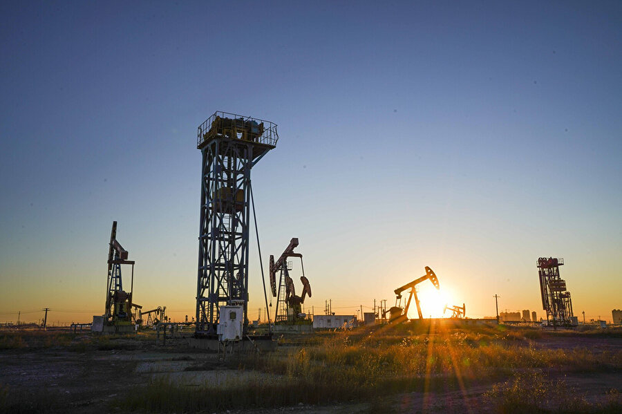 Suriye, 600.000 varillik sevkiyatla petrol ihracatına yeniden başladı.