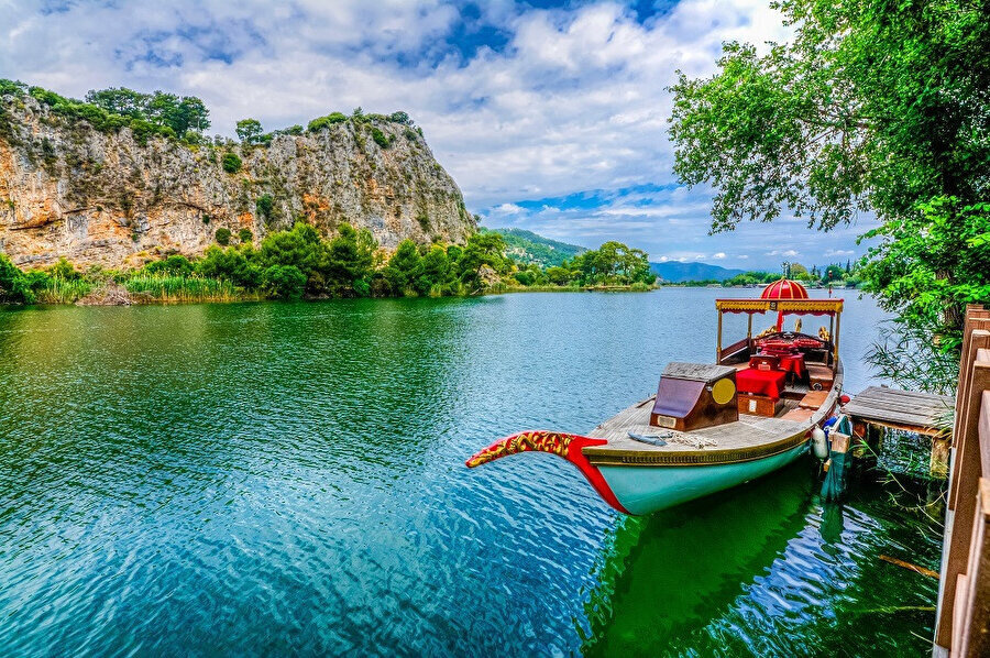 Muğla, Türkiye'nin bir ili ve en kalabalık yirmi dördüncü şehridir. 