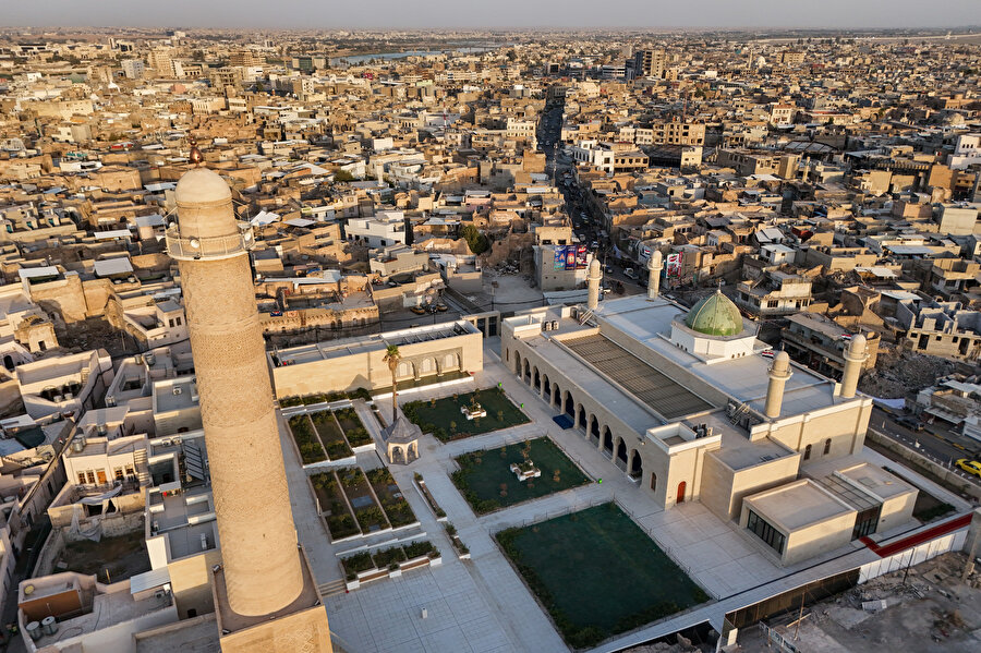 Musul'daki El-Nuri Camii'nde ilk namaz