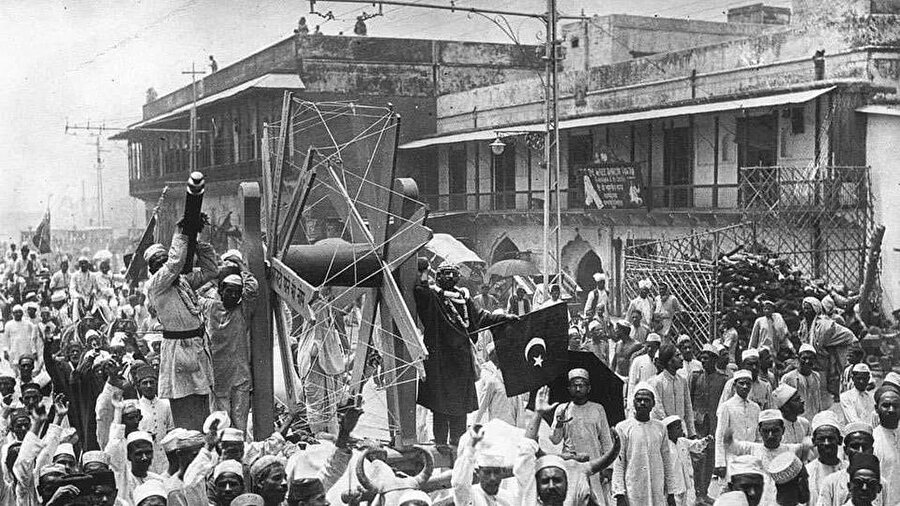 Millî Mücadele’nin başarıya ulaşması için gerekli olan ihtiyaçların sağlanmasına yönelik Hint Müslümanları tarafından toplanan paralar, savaşın kazanılmasında önemli rol oynamıştır.