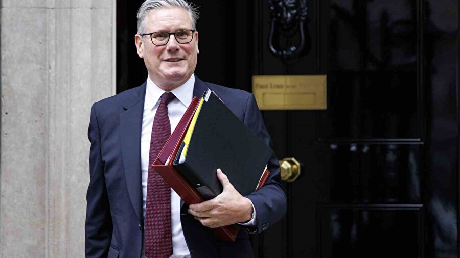 İngiltere’de Başbakan Yardımcısı’nın istifası sonrası kabine değişikliğine gidildi
