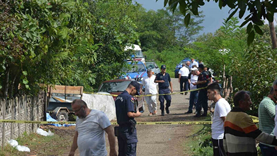 Kan donduran cinayet: Boşanma aşamasındaki eşini çocuklarının önünde öldürdü