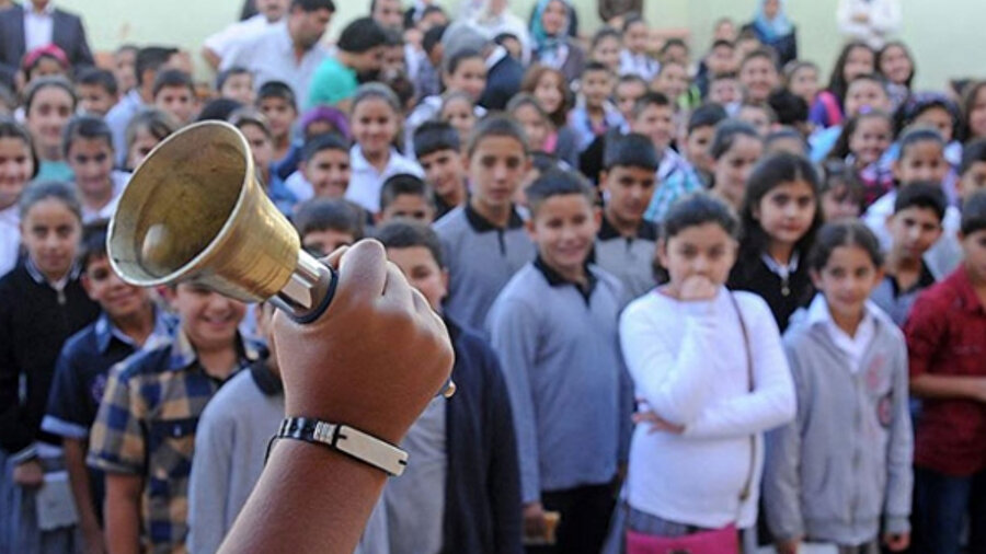 Pazartesi okullar kaçta açılacak? İki ilde saat değişikliği | İstanbul'da 8 Eylül Pazartesi okullar kaçta başlayacak?