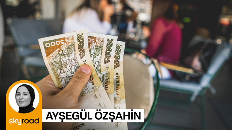 Arnavutluk nakit paradan vazgeçiyor