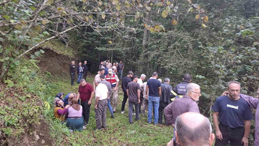 Ordu’da feci kaza: Uçuruma yuvarlanan patpatın altında can verdi