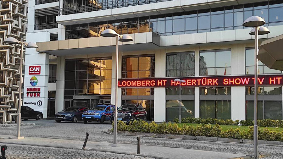 Habertürk ve Show TV dahil 121 şirkete el konuldu.