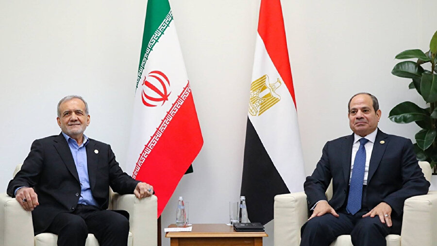 Sisi ile Pezeşkiyan İran'ın nükleer enerji meselesini görüştü.