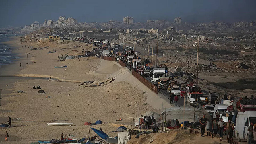 Gazze’de yeni göç dalgası: Yurdundan edilen on binler yine yollara düştü